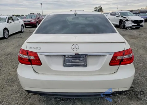 2013 Mercedes-Benz E 350 z USA, uszkodzony, nr VIN WDDHF5KB3DA717608